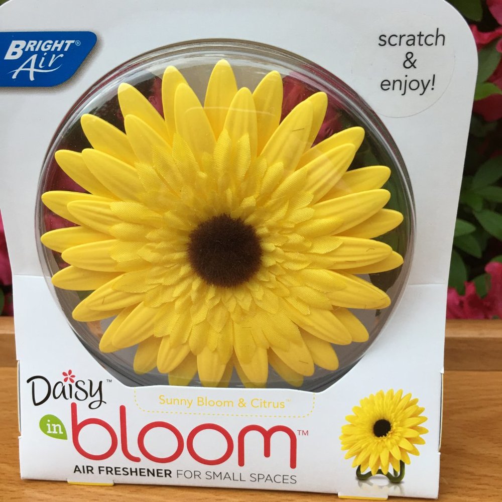 BrightAir Daisy in Bloom Desktop air freshener with plastic stand